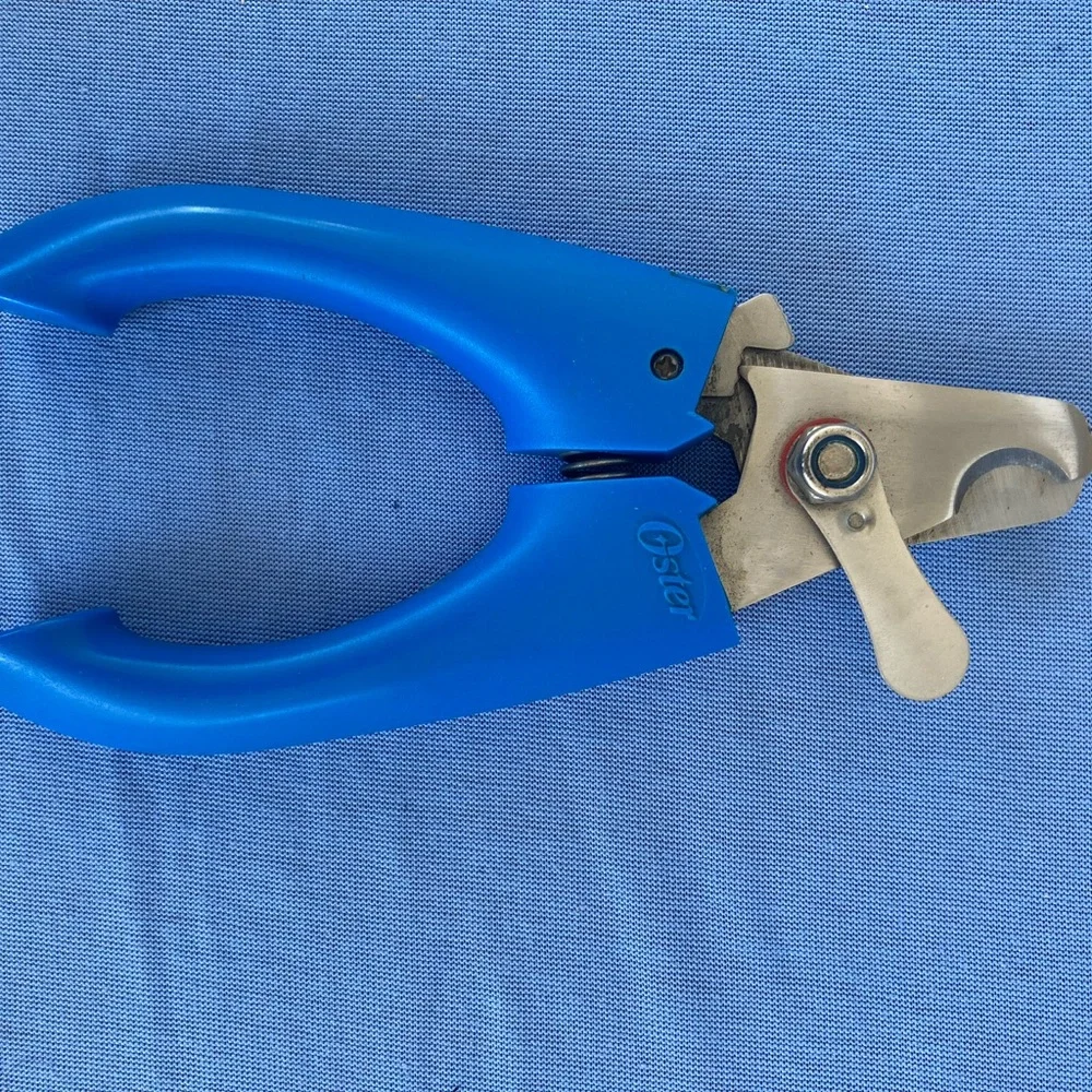 🐾🐶🙀🐾Oster Blue and Silver Ergonomic Pet Nail Clippers